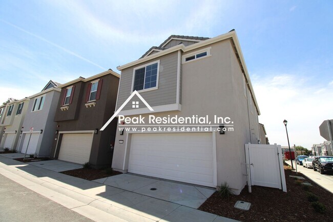 Building Photo - Brand New 3bd/2.5ba West Sacramento Home with 2 Car Garage!