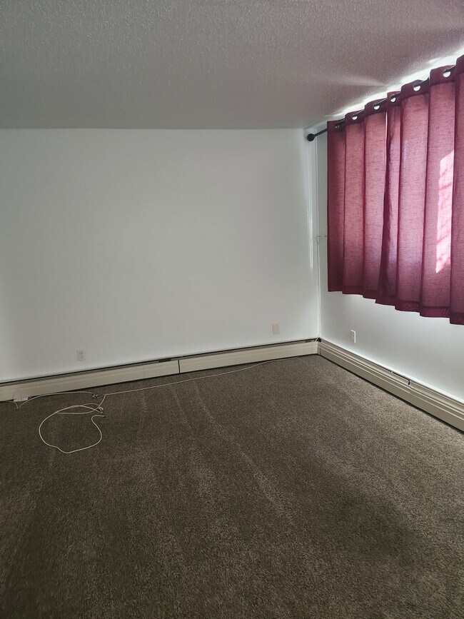 Building Photo - 3607 118 Ave NW