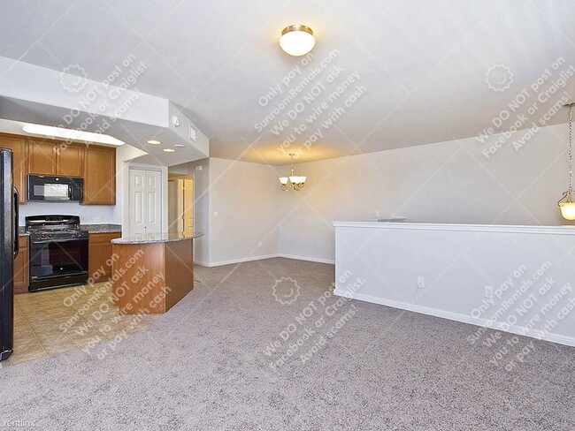 Building Photo - 2 br, 2 bath Townhome - 332 Trestle Tree A...