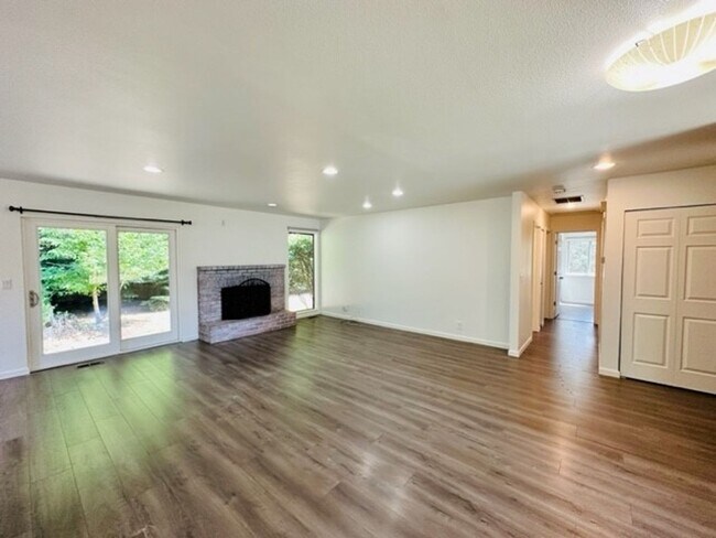 Foto del edificio - 3bd/2ba Duvall House