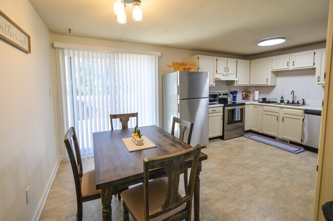 Building Photo - 7111 Shellburne Dr