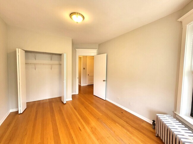 Foto del edificio - 6102 S Ingleside Ave