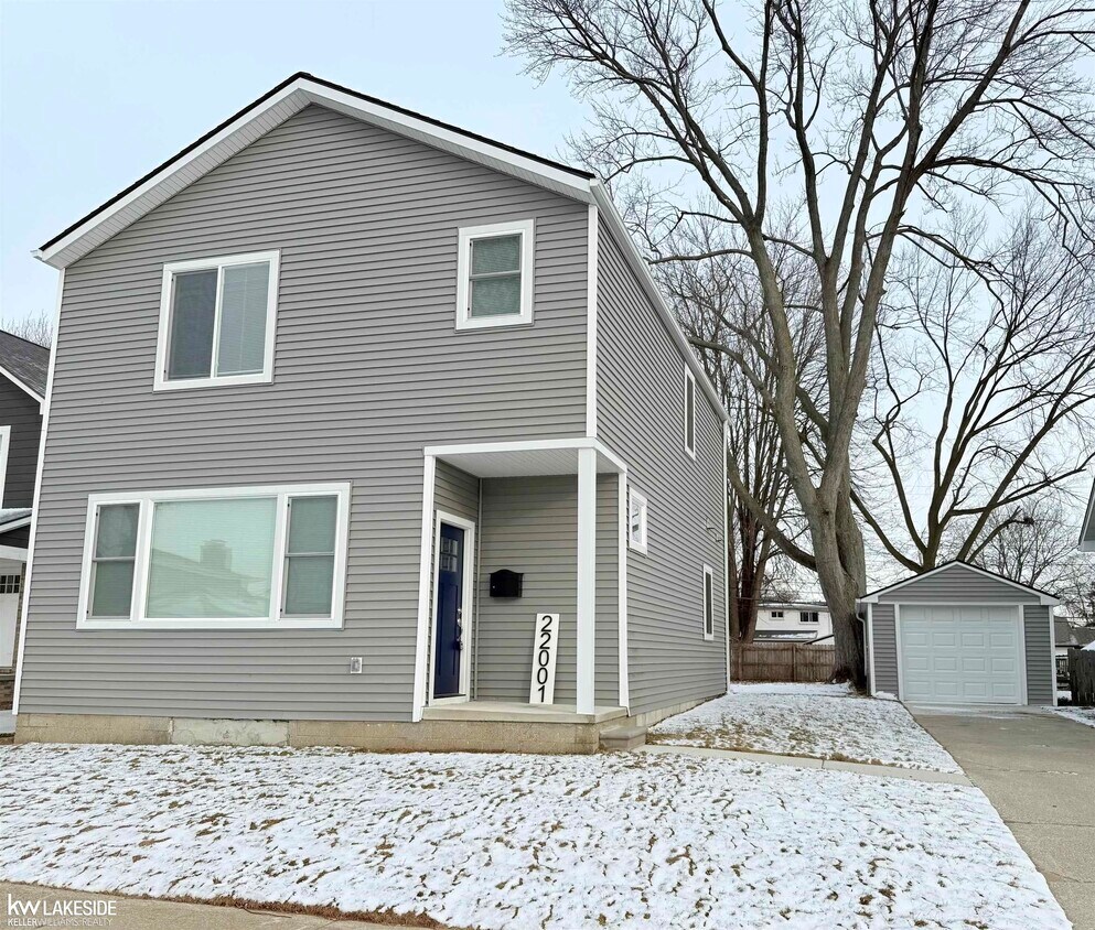 Foto principal - 22001 Lakeview St