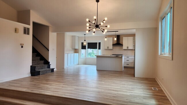 Foto del edificio - 7749 Lyman Ave