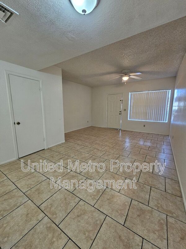 Foto del edificio - 7801 N 44th Dr