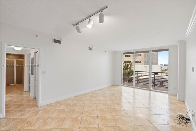 Building Photo - 325 S Biscayne Blvd