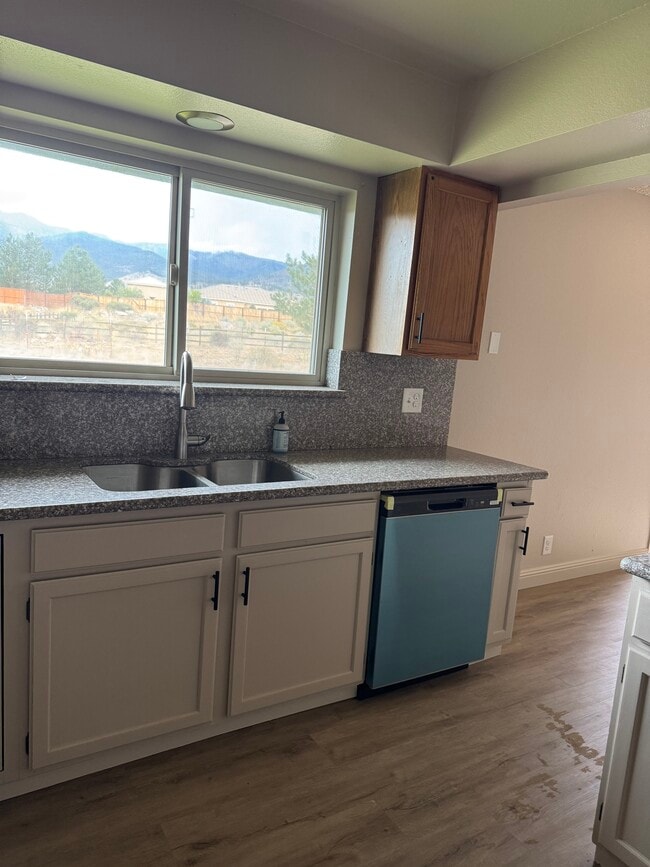 Foto del edificio - 15797 Fawn Ln