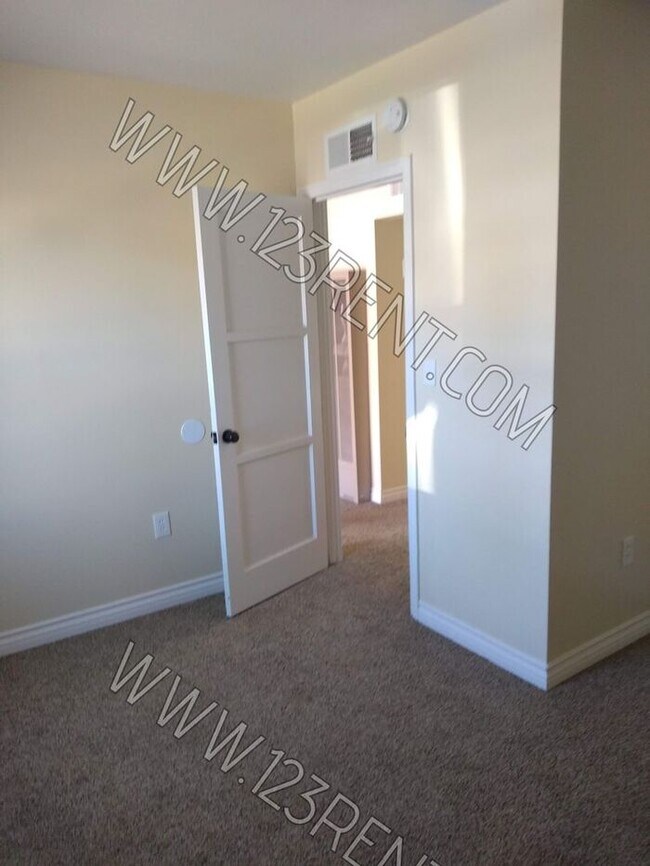 Building Photo - 2BD/1BTH RECENTLY REHABBED DUPLEX IN BORON