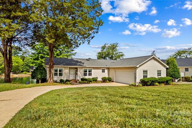 Building Photo - 147 Bain Ln