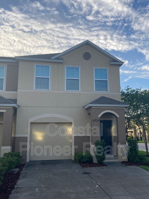 6924 40th Ln N, Pinellas Park, FL 33781 Townhome Rentals in Pinellas