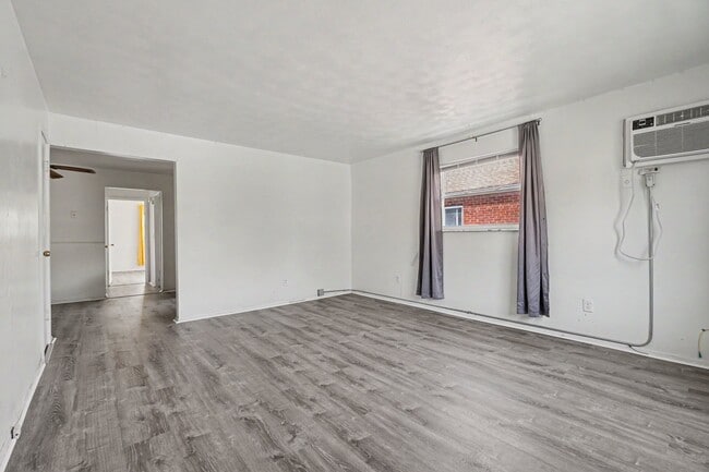 Building Photo - 3635 Northdale Pl