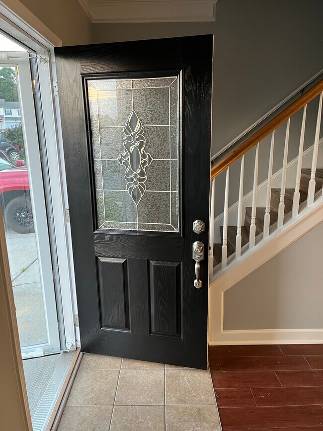 Foto del edificio - 913 Redford Ln