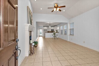 Building Photo - 111 Cove Pl