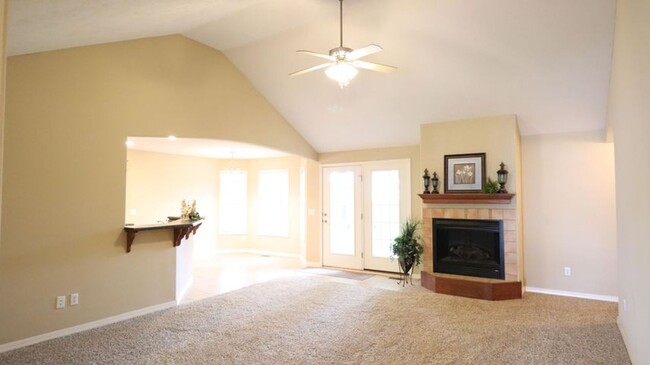 Building Photo - 617 s casa grande