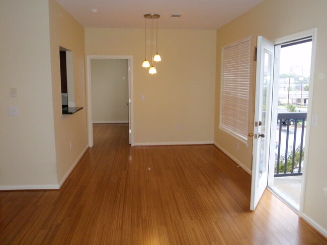 Building Photo - 724 North Street