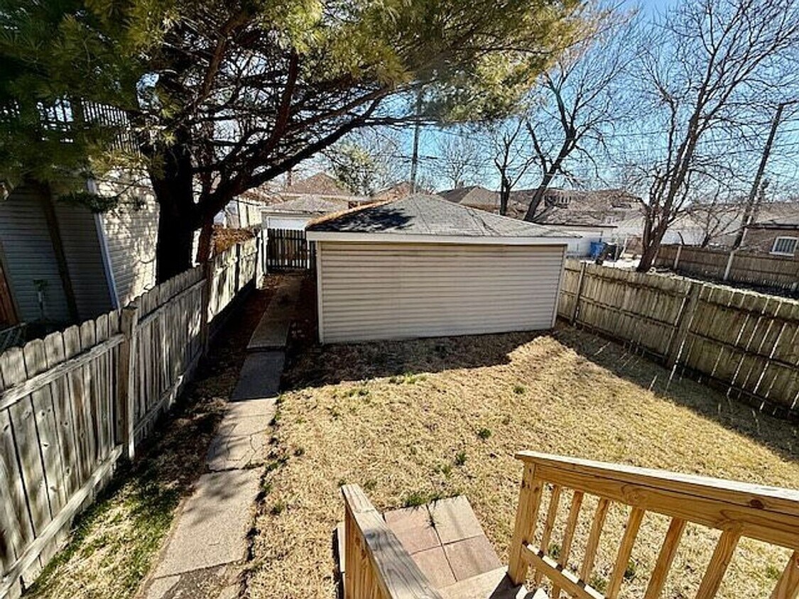 Foto principal - 7545 S Ridgeland Ave