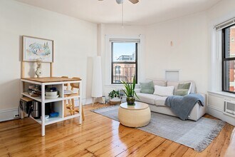 Building Photo - 9 Buswell St
