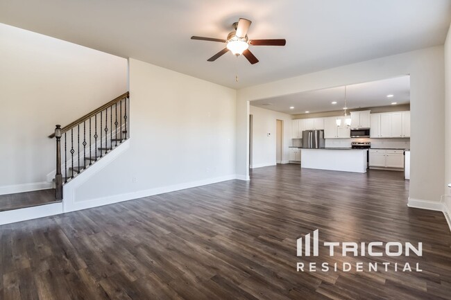 Building Photo - 4272 Bella View Dr
