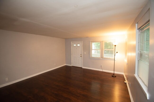 Photo - 421 W Main St Apartment