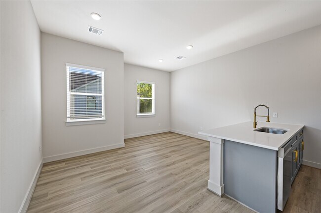 Foto del edificio - 4603 Indie Hts Ln
