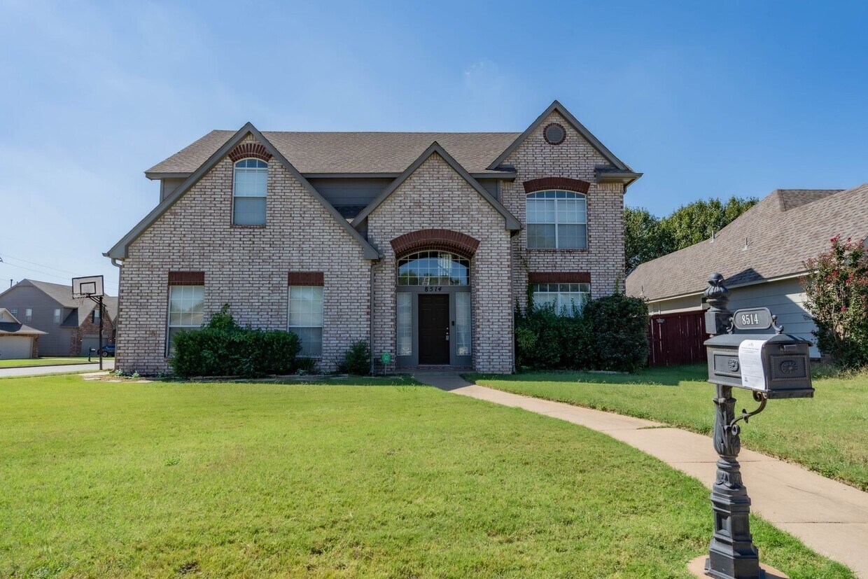 Beautiful 4 Bed 2.5 Bath Rental in Tulsa! House Rental in Tulsa