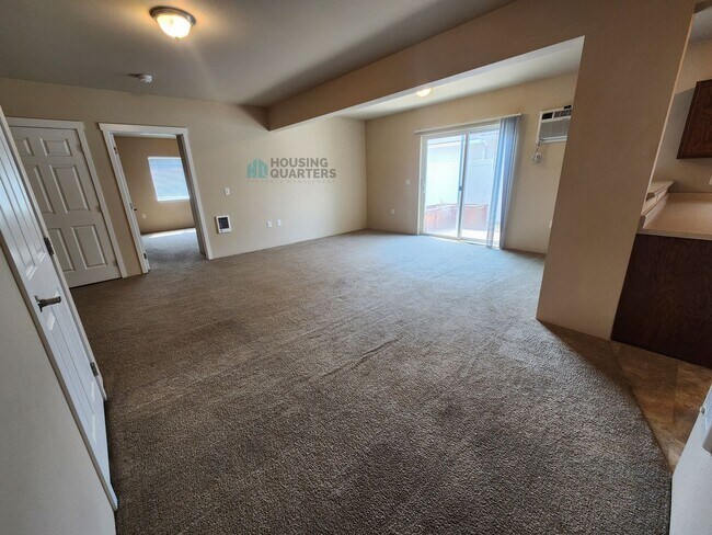 Foto del edificio - 5120 E Grace Ave