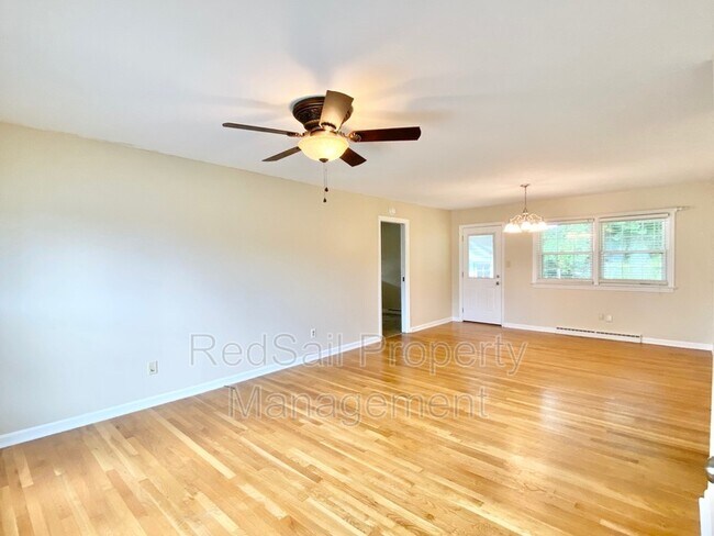 Foto del edificio - 729 Milton Dr