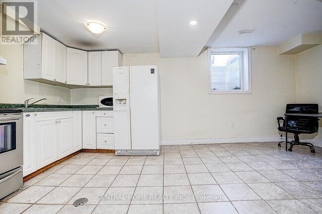 Building Photo - 17 Letty Ave