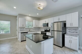 Building Photo - 605 Pecan Ave