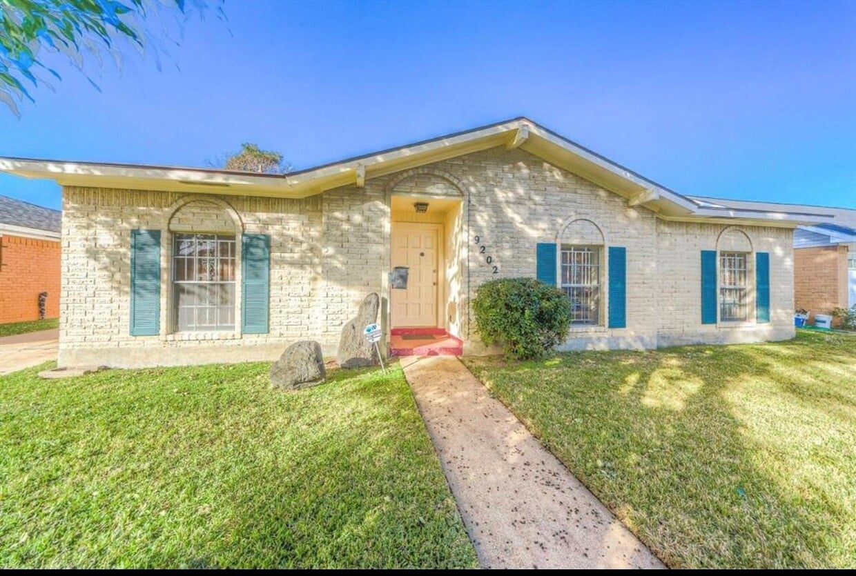 Foto principal - 9202 Leader St