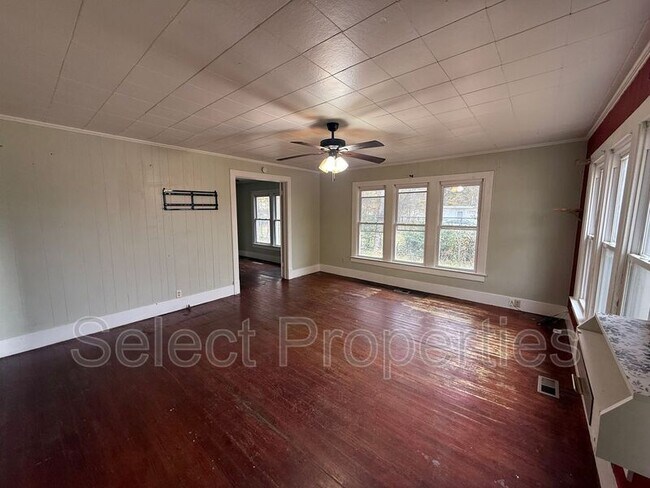 Foto del edificio - 1300 Aggie Rd