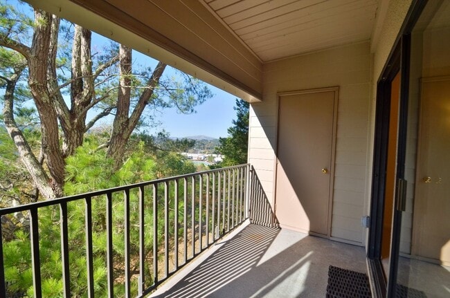 Building Photo - Spyglass Hill Condo Featuring Scenic Mt. T...