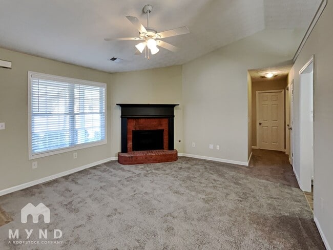 Foto del edificio - 185 Waters Edge Dr