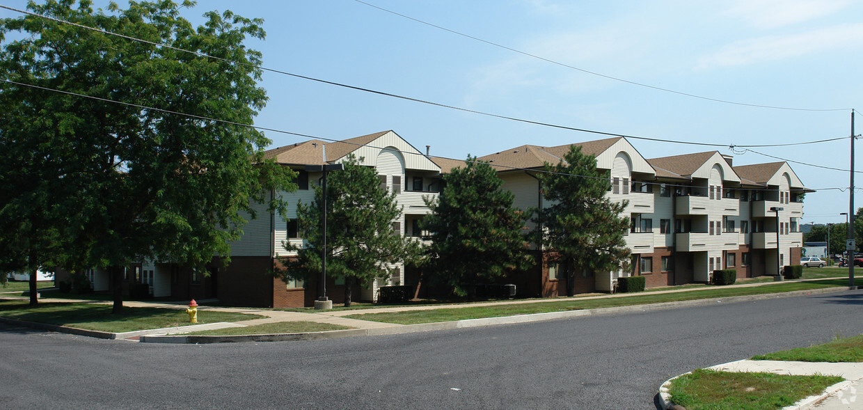 Primary Photo - Southside Manor Apartments