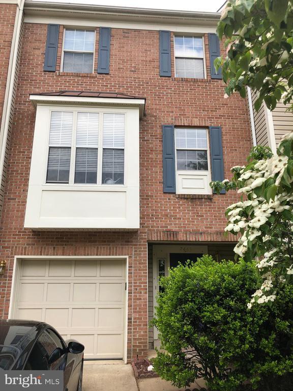 Foto principal - 2463 Clover Field Cir