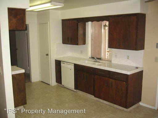 Building Photo - 2804 Willow Dr