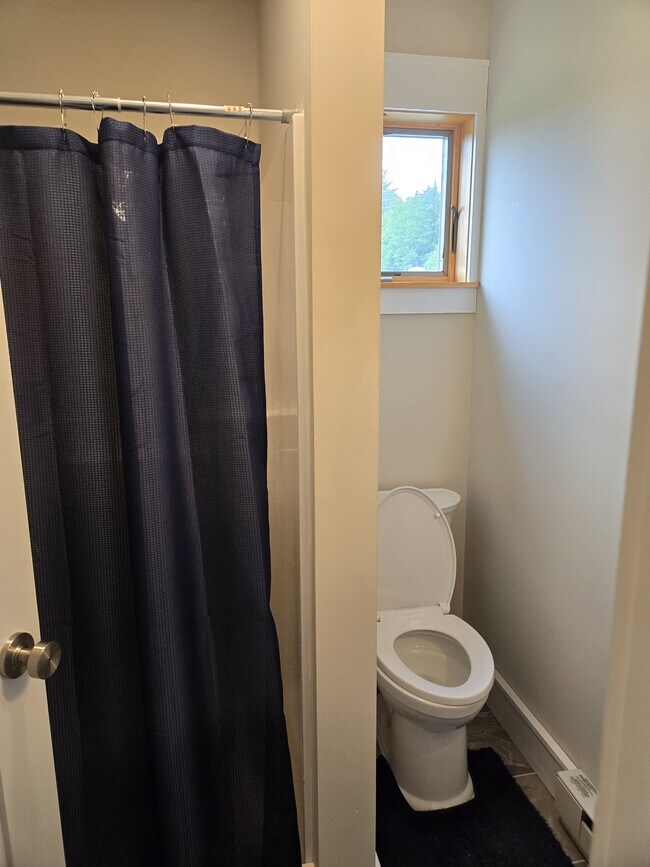 Foto del edificio - 165 Spruce Ln