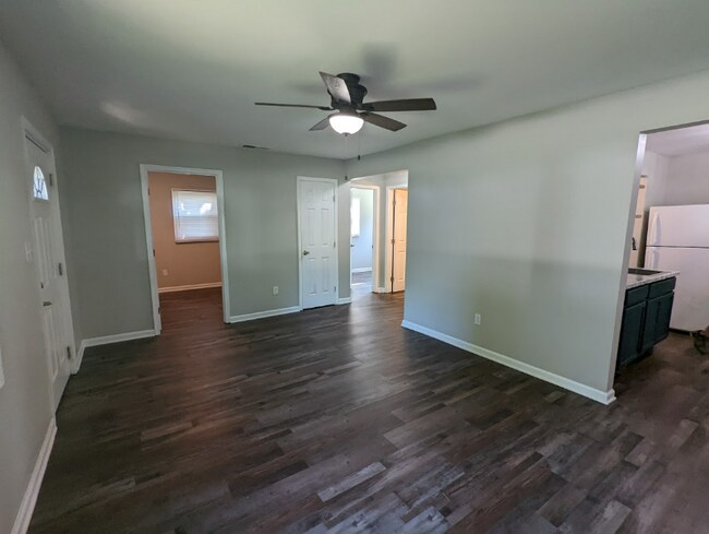 Foto del edificio - 1702 Nelson Ave