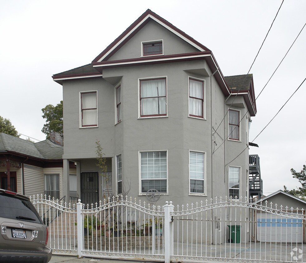 Primary Photo - 1906 24th Ave
