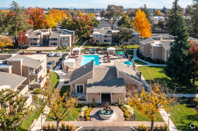 Foto del edificio - Greenback Terrace Apartments