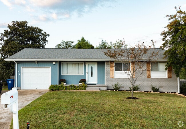 Building Photo - 417 Forest Glen Dr