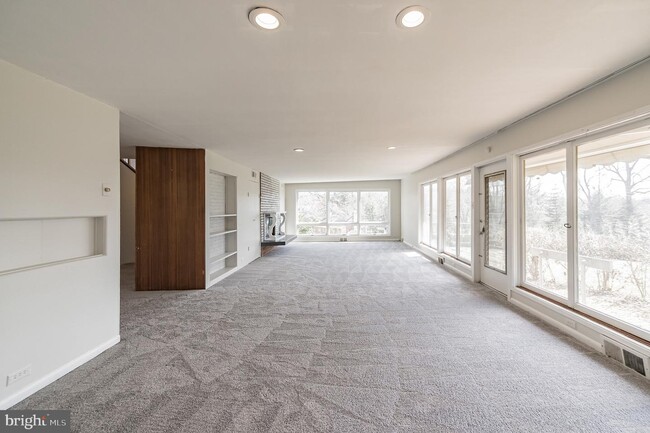 Foto del edificio - 701 Mt Pleasant Rd