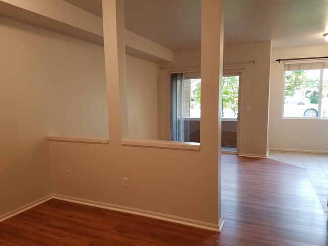 Foto del edificio - 564 225th Ln NE