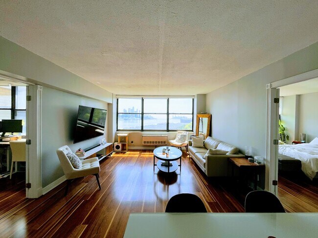 Living Room - 7002 Kennedy Blvd E