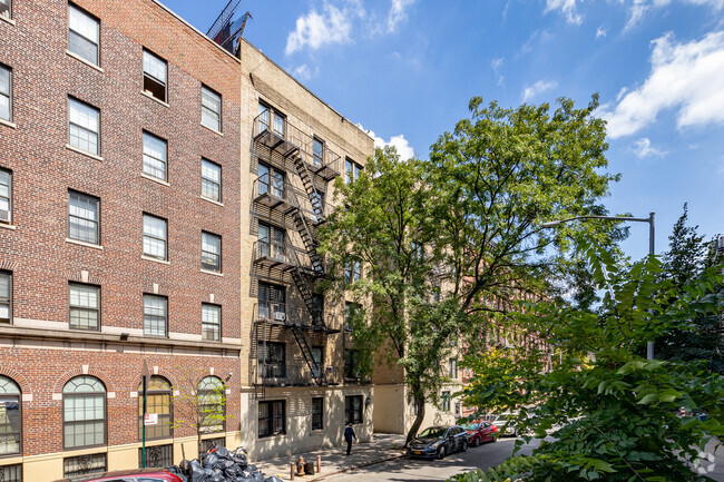 Building Photo - 137 W 137th St