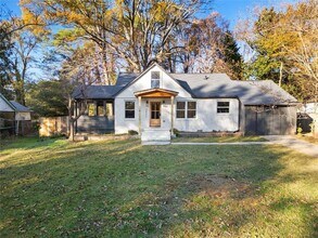 Building Photo - 3452 Beech Dr