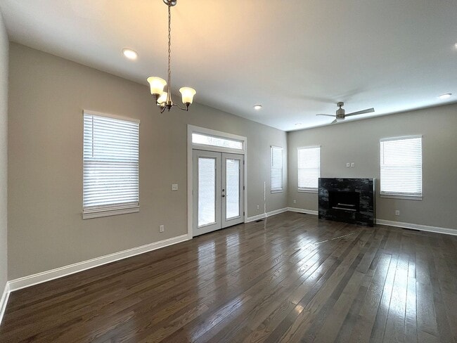 Building Photo - Great Modern Home near Downtown Durham!