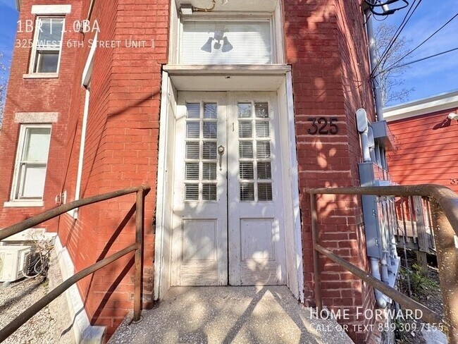 Foto del edificio - 325 W 6th St