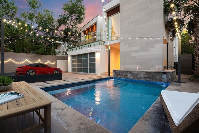Foto del edificio - 1107 W 31st St