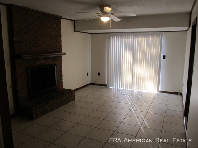 Building Photo - 187 Country Club Rd